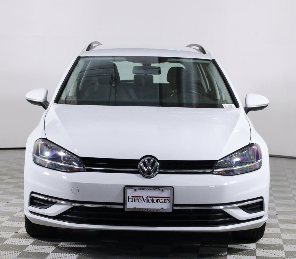 Used 2018 Volkswagen Golf S image 2