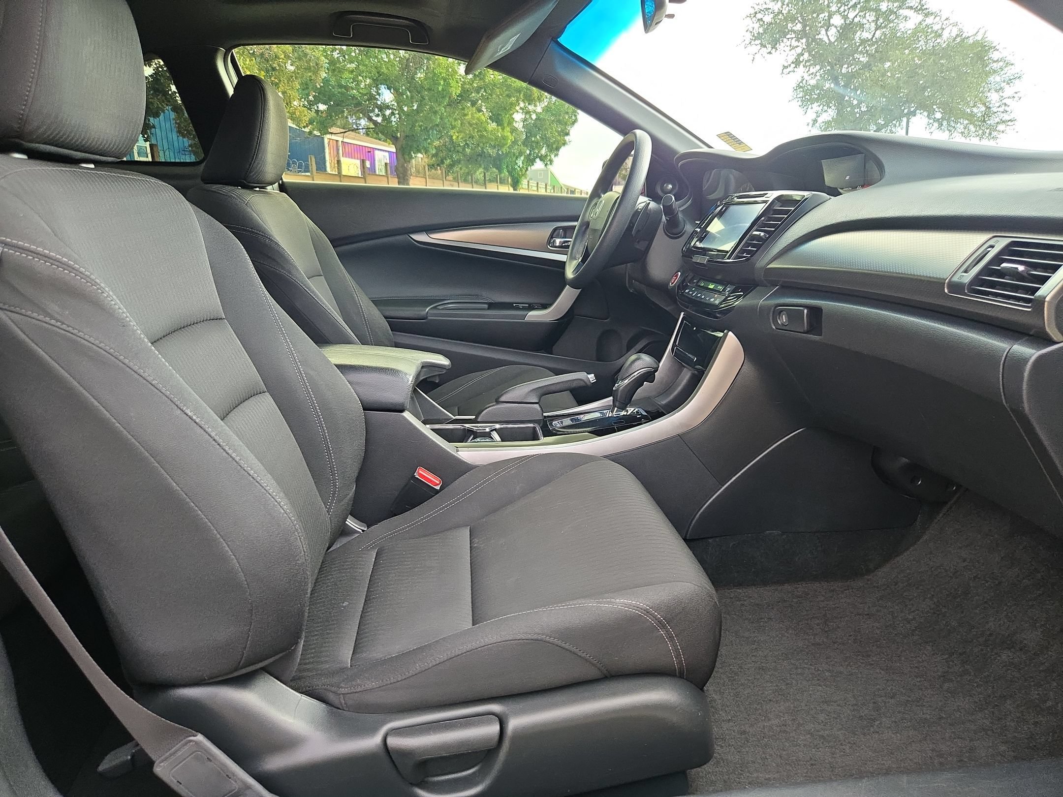Used 2017 Honda Accord EX image 27
