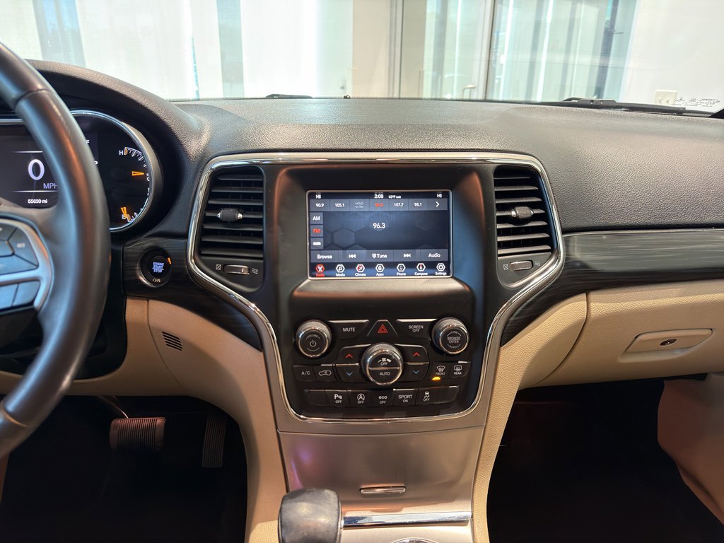 Used 2020 Jeep Grand Cherokee Laredo image 18