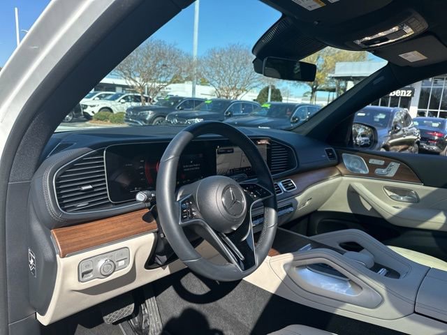 Used 2025 Mercedes-Benz GLS 450 4MATIC image 15