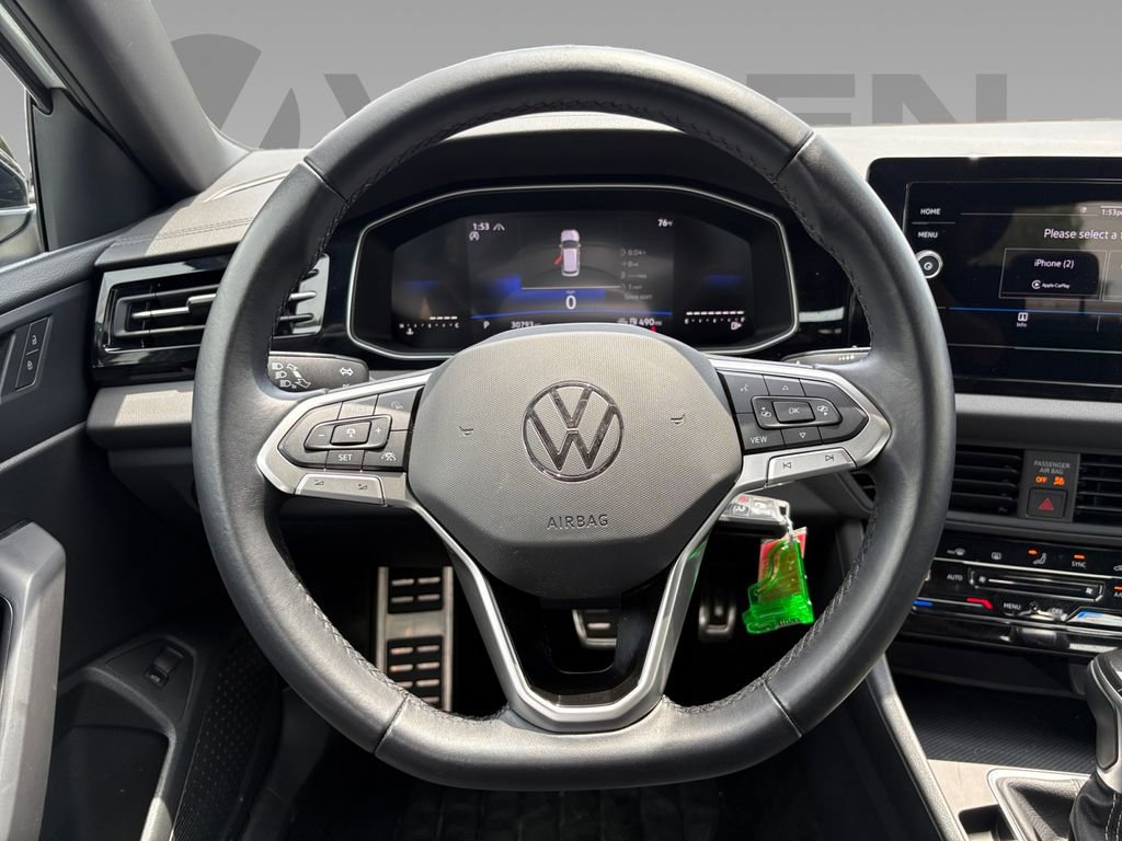 Used 2025 Volkswagen Jetta Sport FWD image 9