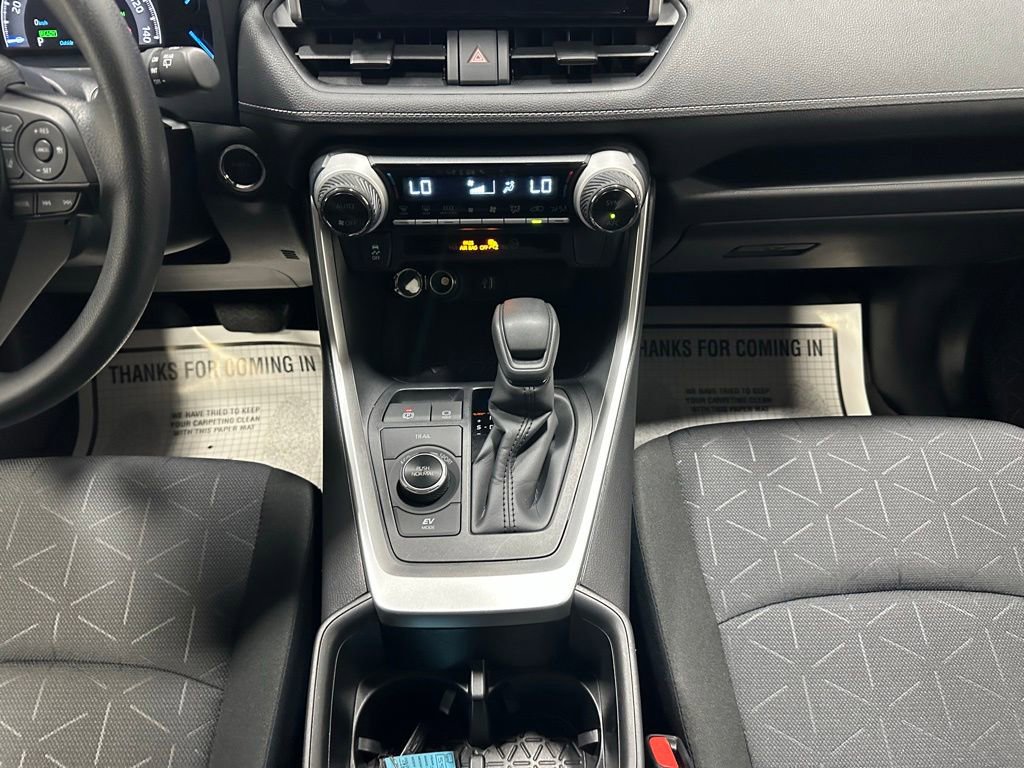 Used 2025 Toyota RAV4 XLE AWD/4WD image 33