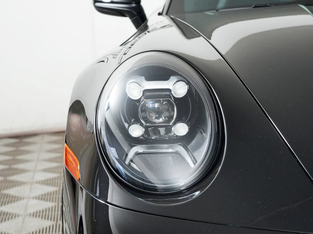 Certified 2024 Porsche 911 Carrera 4 AWD/4WD image 11
