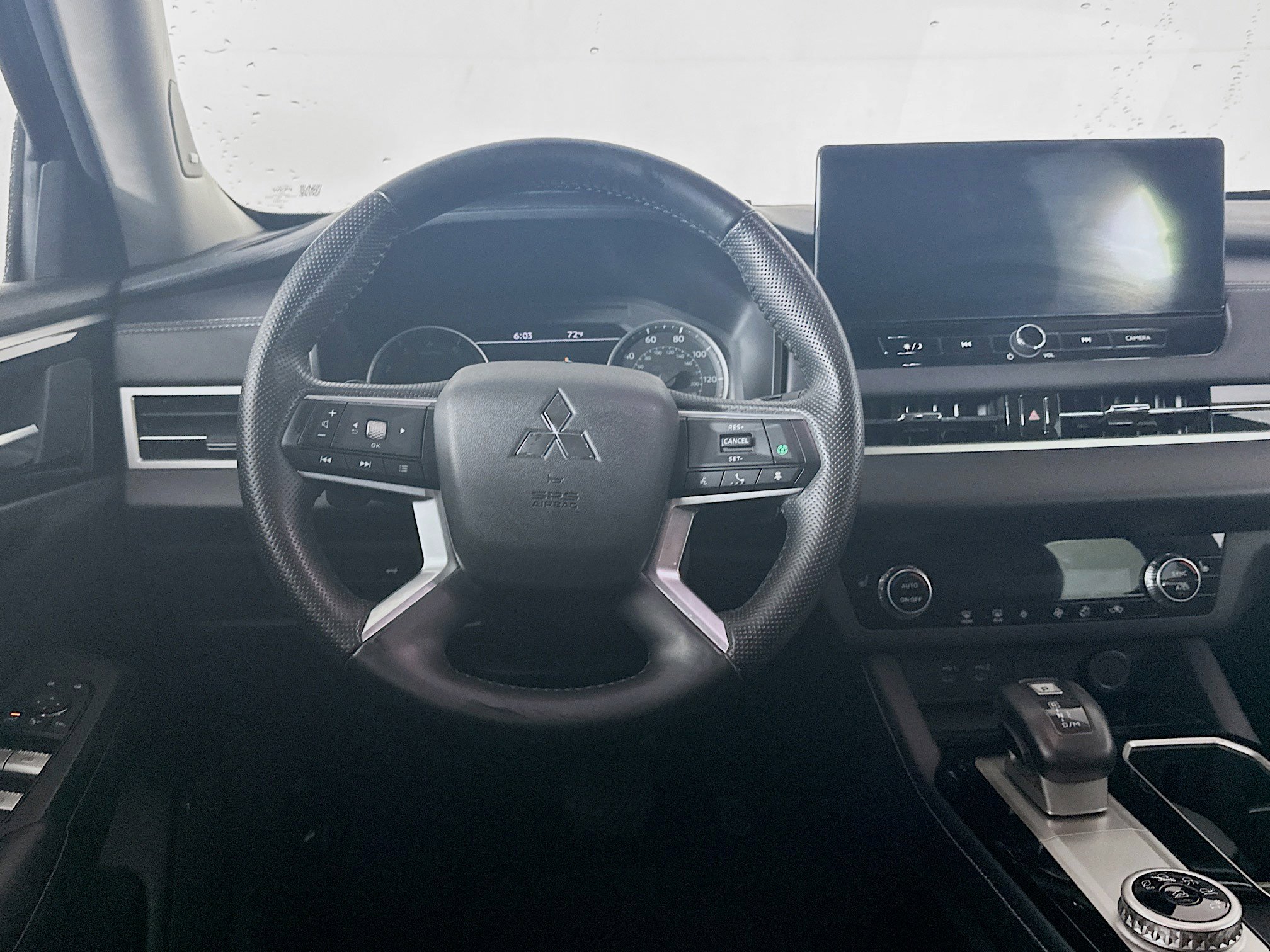 Used 2025 Mitsubishi Outlander SE FWD image 18