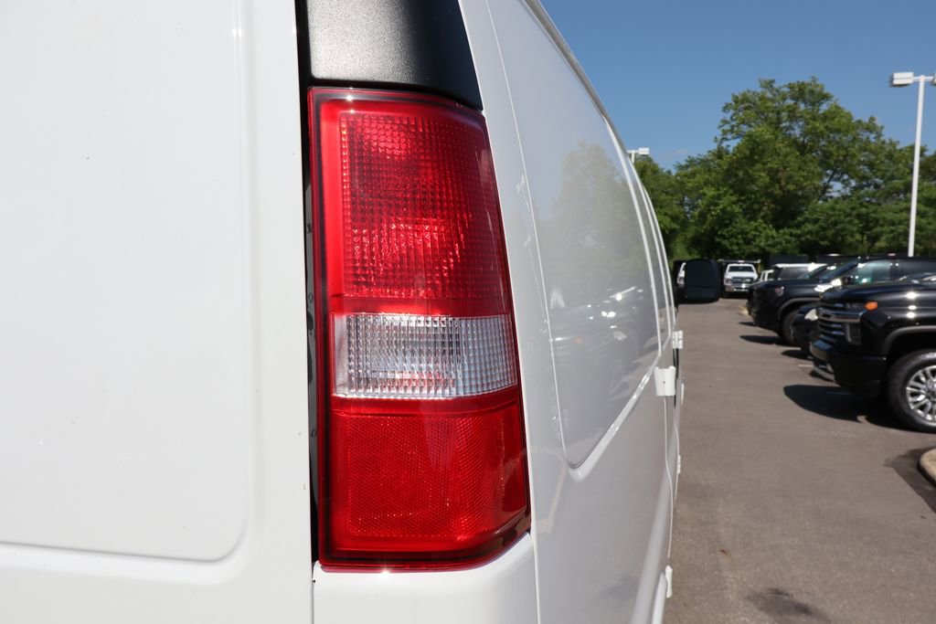 New 2025 Chevrolet Express 2500 w/ Driver Convenience Package image 28