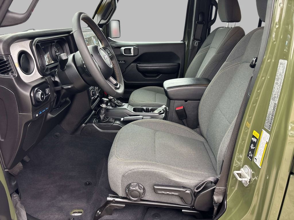 Used 2024 Jeep Wrangler Unlimited w/ Convenience Group AWD/4WD image 8