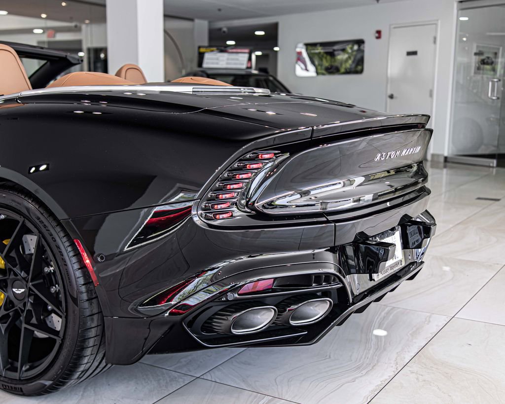 New 2026 Aston Martin Vanquish Convertible RWD image 14