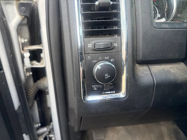 Used 2018 RAM 3500 Laramie w/ Cold Weather Group AWD/4WD image 13