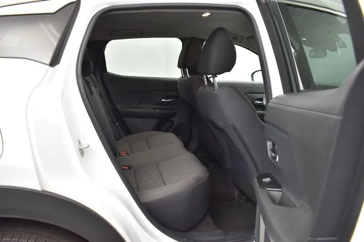 Used 2025 Nissan Kicks SV AWD/4WD image 18