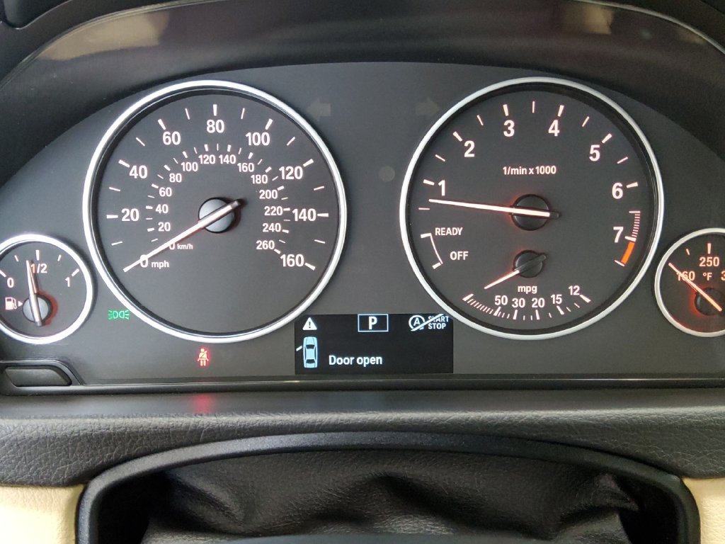 Used 2017 BMW 320i xDrive Sedan AWD/4WD image 10
