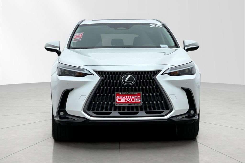 Used 2025 Lexus NX 250 FWD image 9