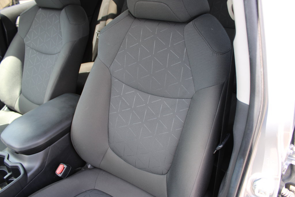 Used 2024 Toyota RAV4 XLE AWD/4WD image 17