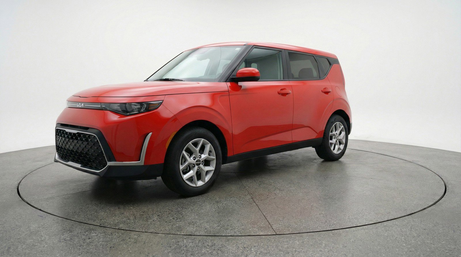 Used 2025 Kia Soul LX w/ LX Technology Package FWD image 3