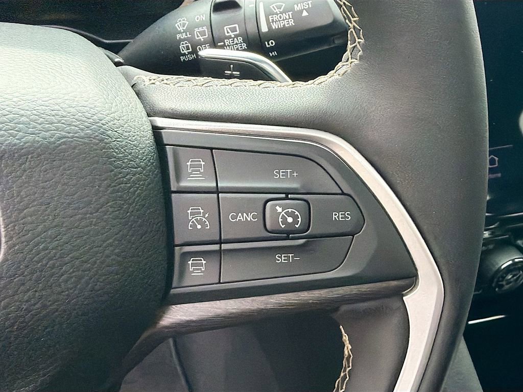 Used 2024 Jeep Grand Cherokee L Limited w/ Luxury Tech Group II image 41