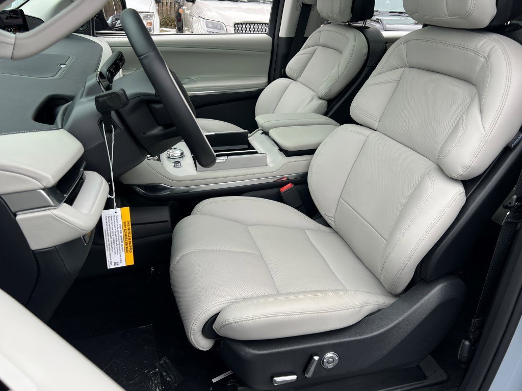 New 2026 Lincoln Navigator Reserve image 22