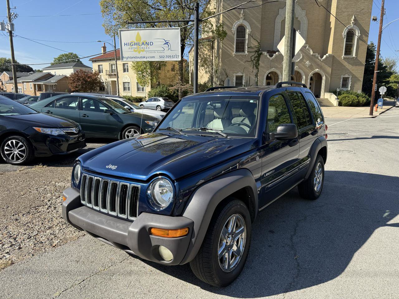 Used 2004 Jeep Liberty Limited w/ 17" Chrome Wheel & Tire Group