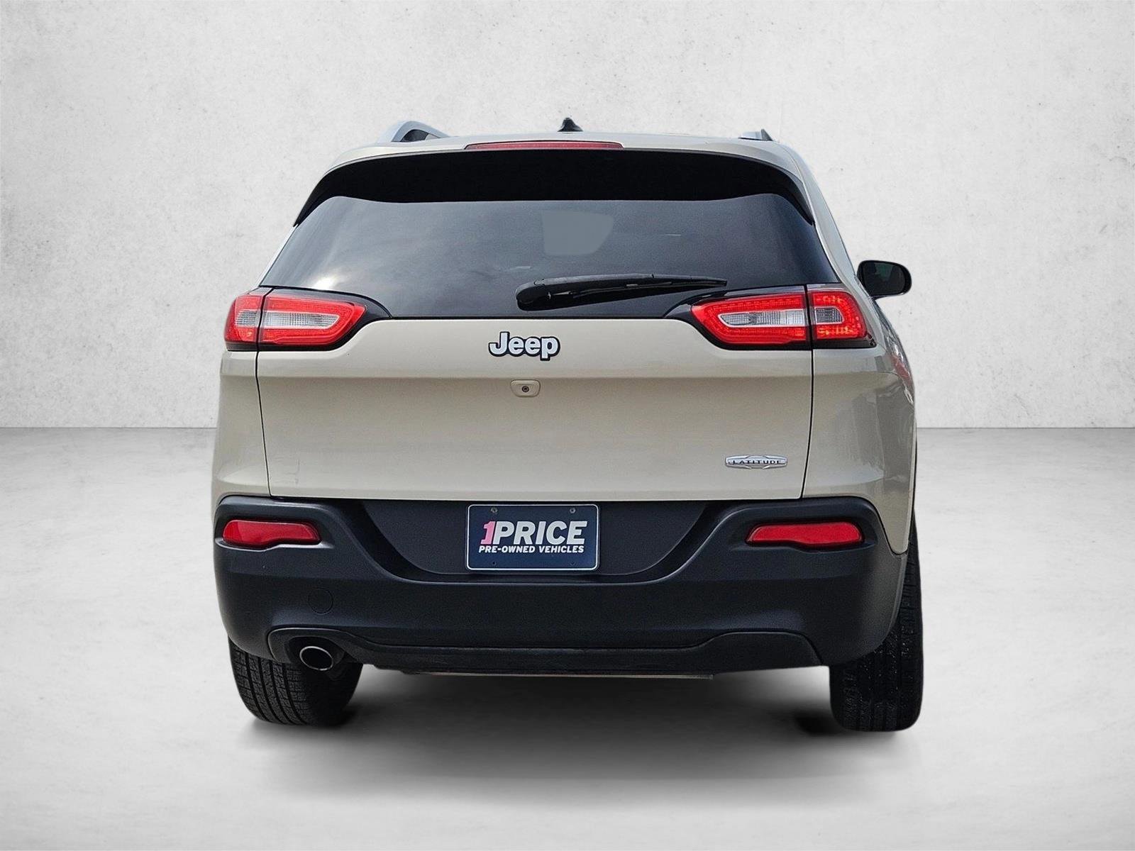 Used 2014 Jeep Cherokee Latitude w/ Comfort/Convenience Group FWD image 6