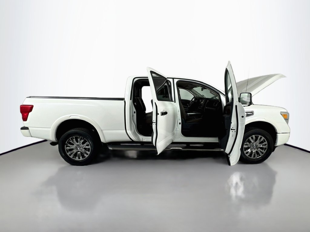 Used 2017 Nissan Titan Platinum Reserve AWD/4WD image 33