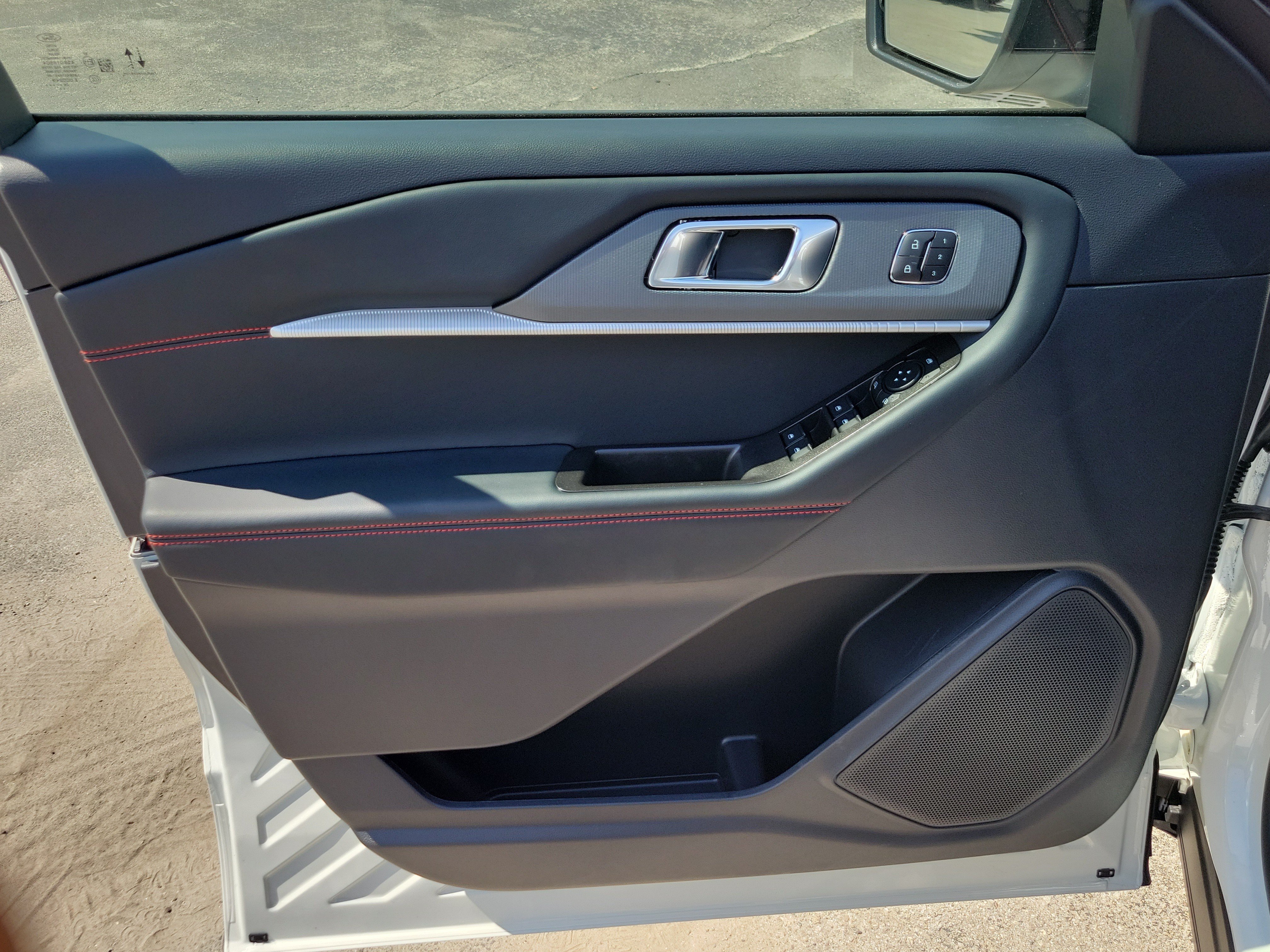 New 2027 Ford Explorer ST-Line w/ Premium Package RWD image 27
