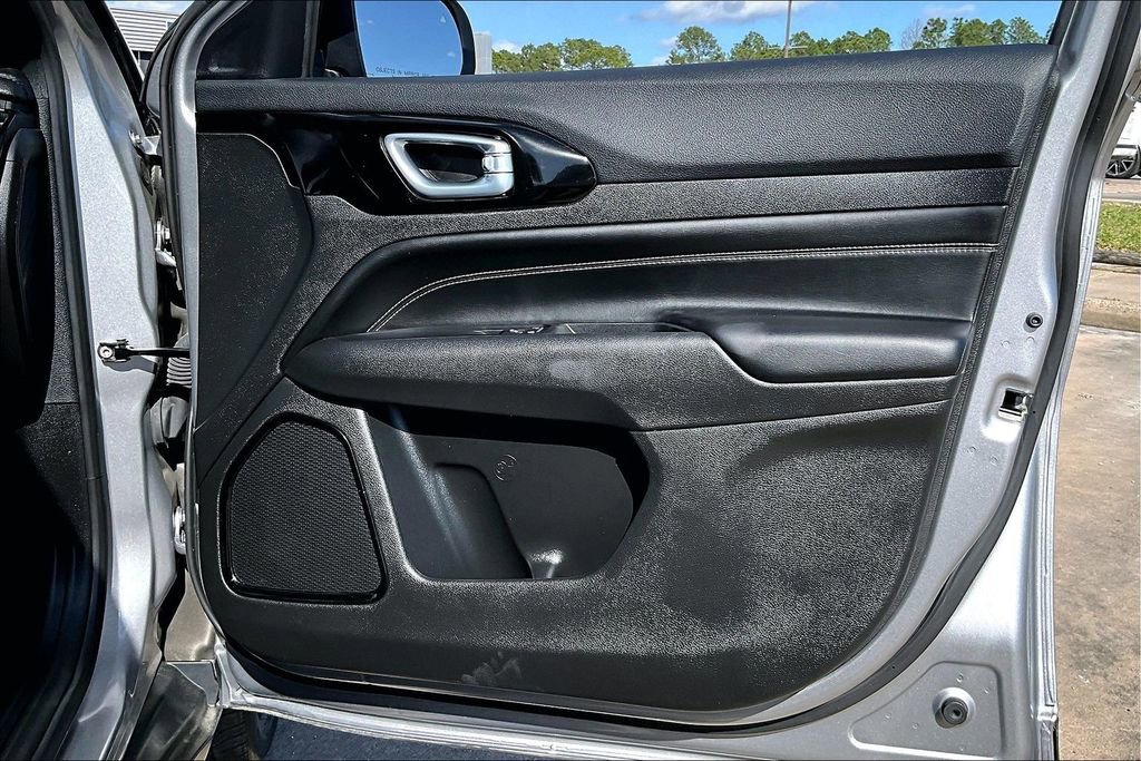 Used 2023 Jeep Compass Altitude image 24