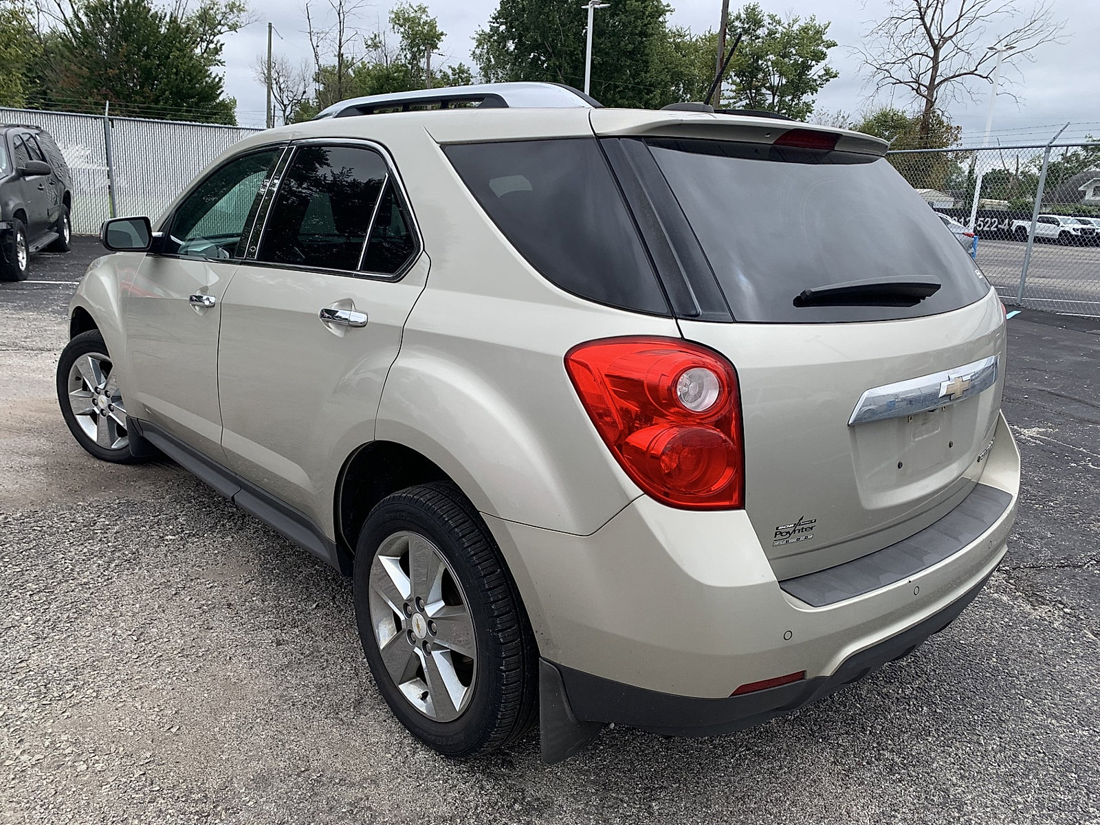 Used 2015 Chevrolet Equinox LT w/ Chrome Appearance Package FWD image 3