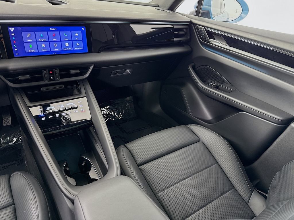 Certified 2024 Porsche Macan 4 Electric image 25