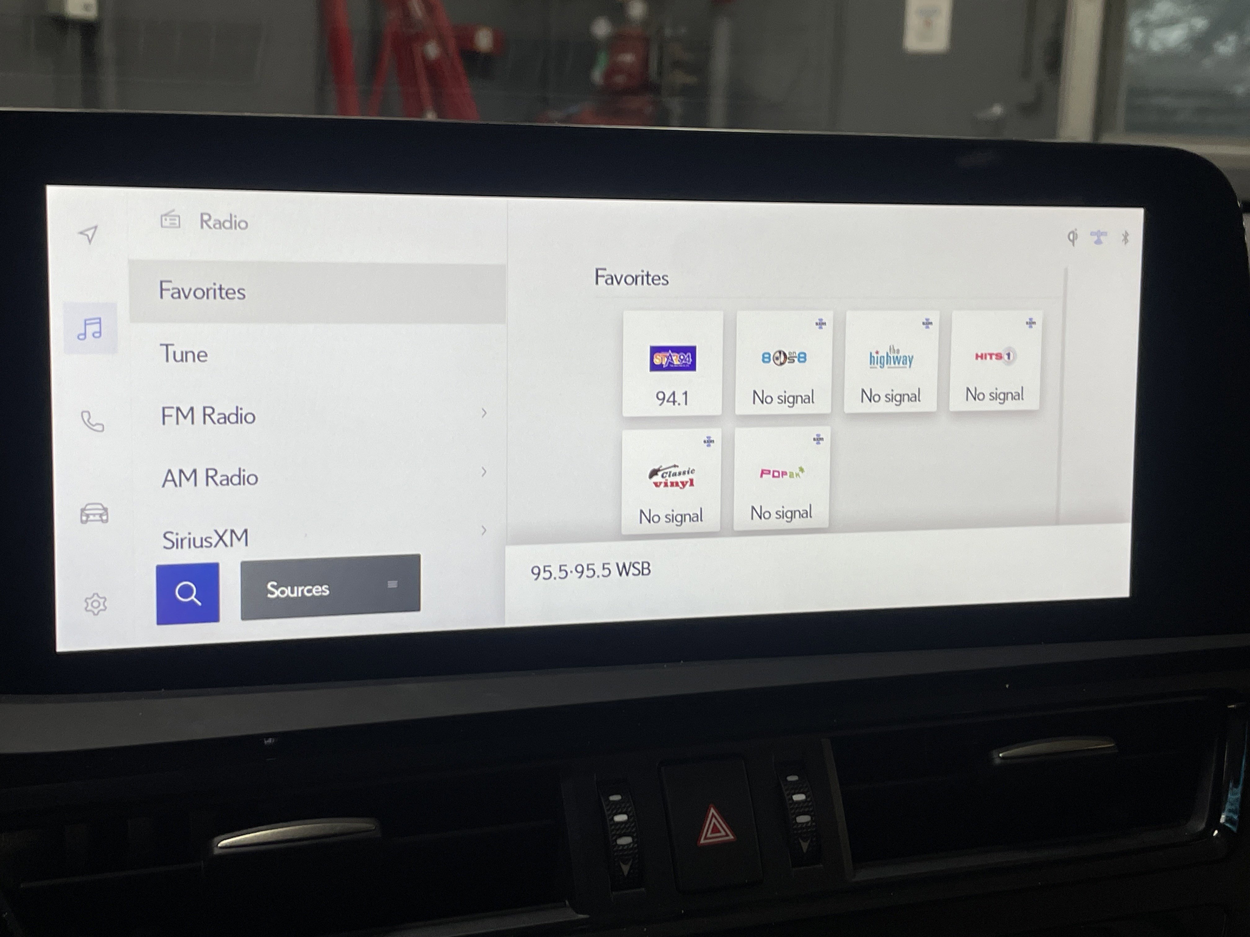 Used 2025 Lexus ES 300h w/ Premium Package image 22