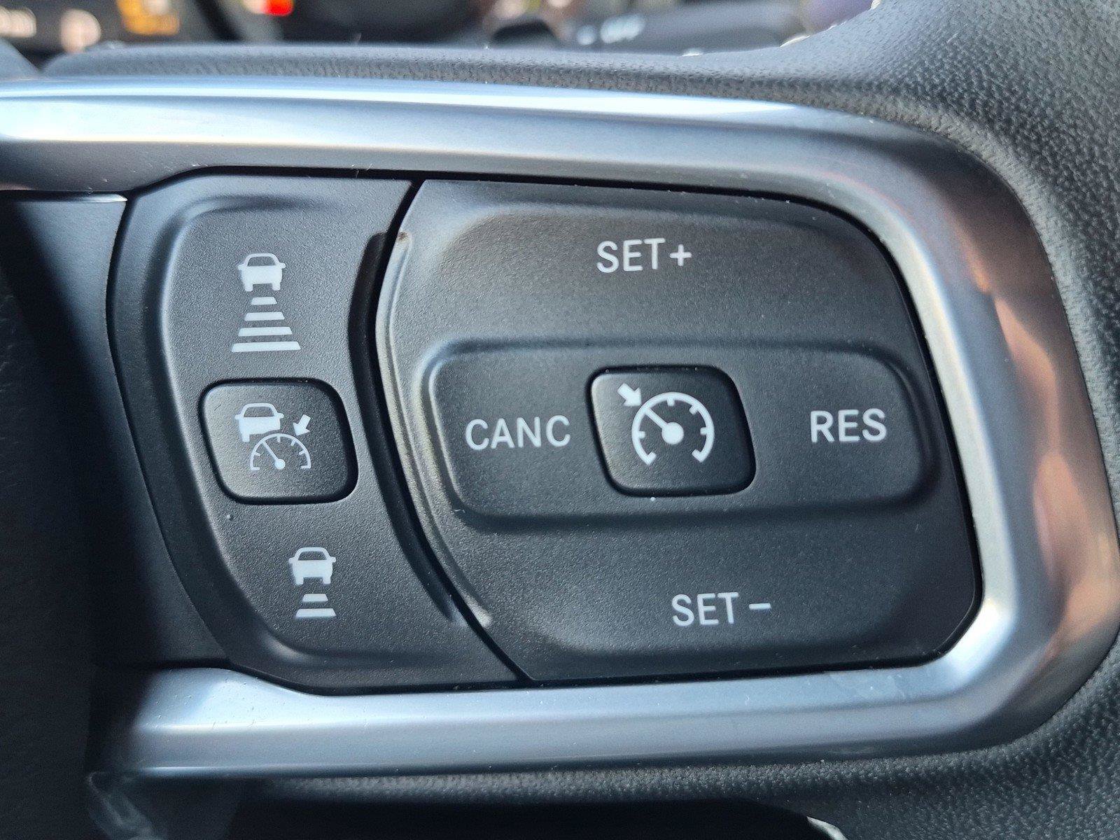 Certified 2025 Jeep Wrangler Unlimited Sahara w/ Safety Group AWD/4WD image 26