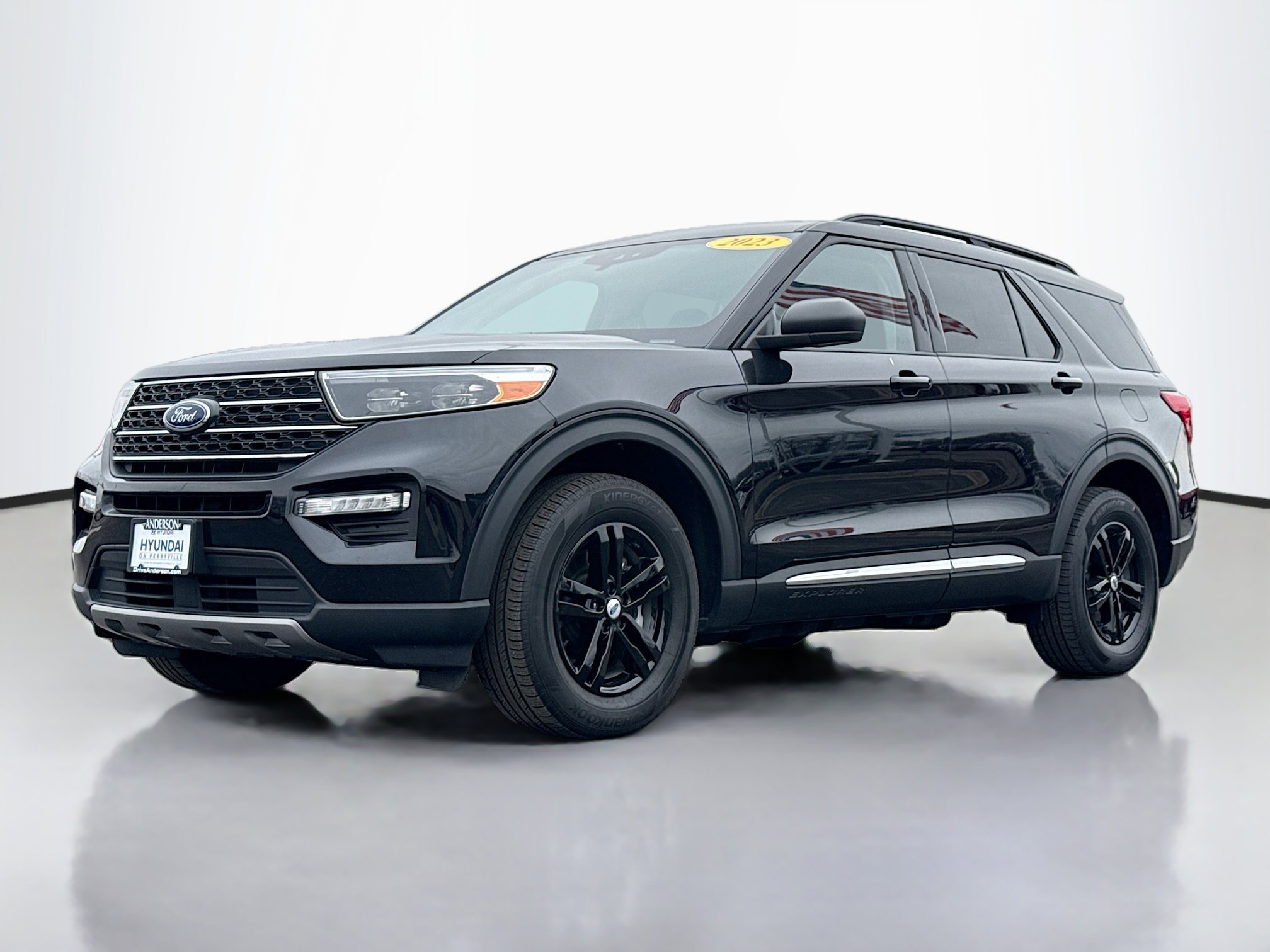 Used 2023 Ford Explorer XLT w/ Equipment Group 202A image 13