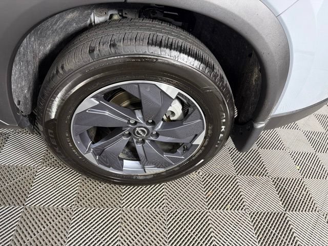 Certified 2026 Nissan Rogue SV FWD image 23