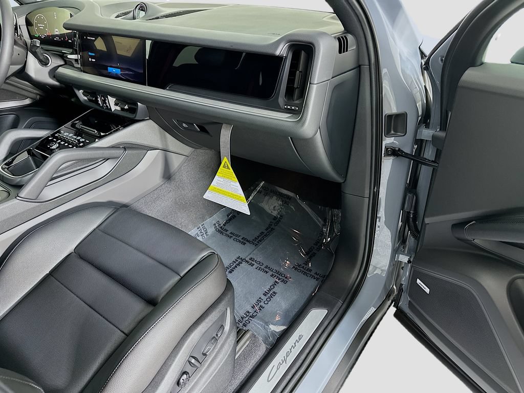 New 2026 Porsche Cayenne AWD/4WD image 32