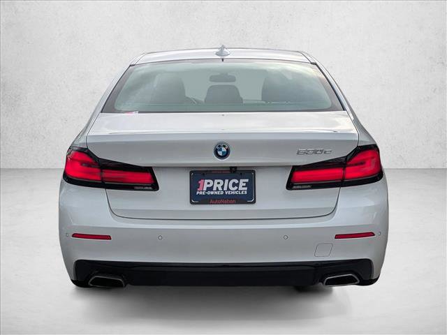 Used 2023 BMW 530e w/ Premium Package image 7