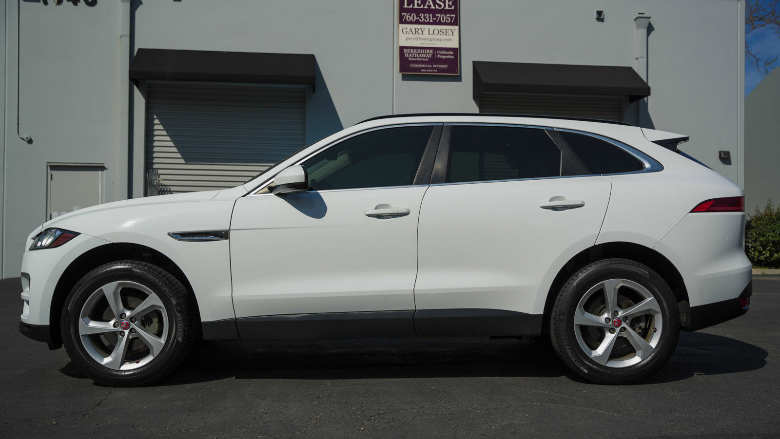 Used 2019 Jaguar F-PACE Premium image 4