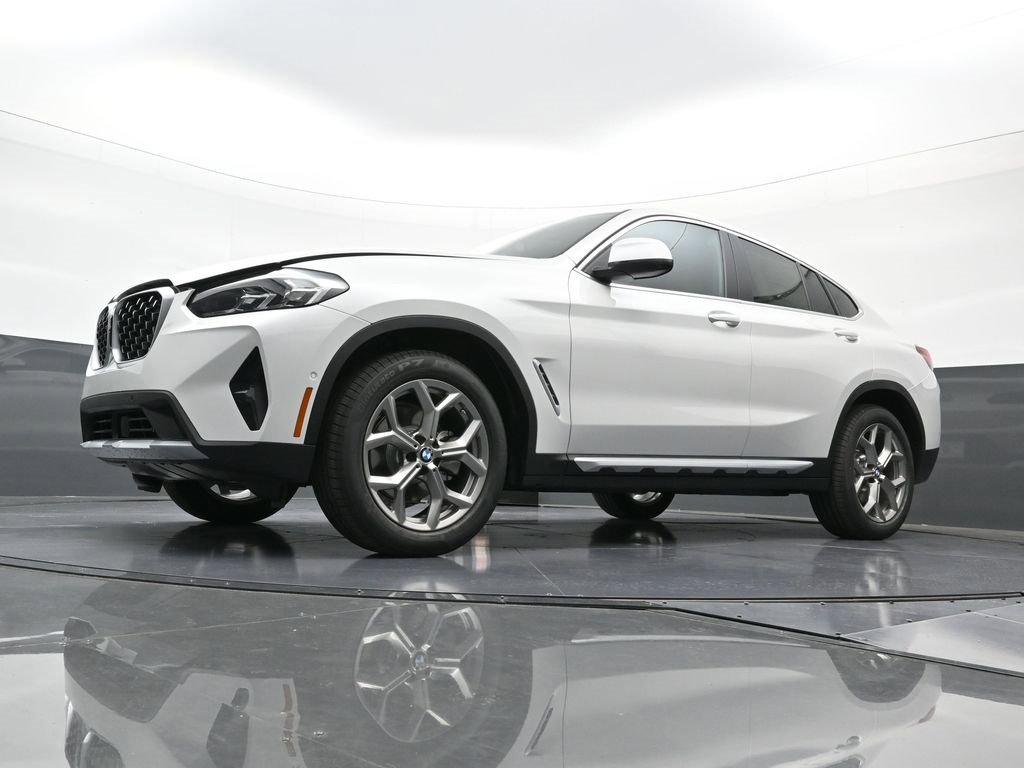 New 2025 BMW X4 xDrive30i w/ Premium Package image 29
