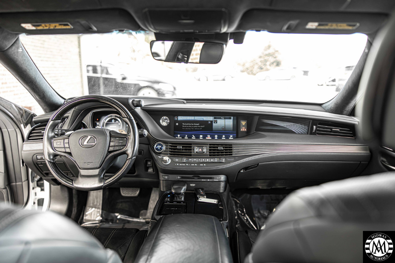 Used 2020 Lexus LS 500h AWD image 39