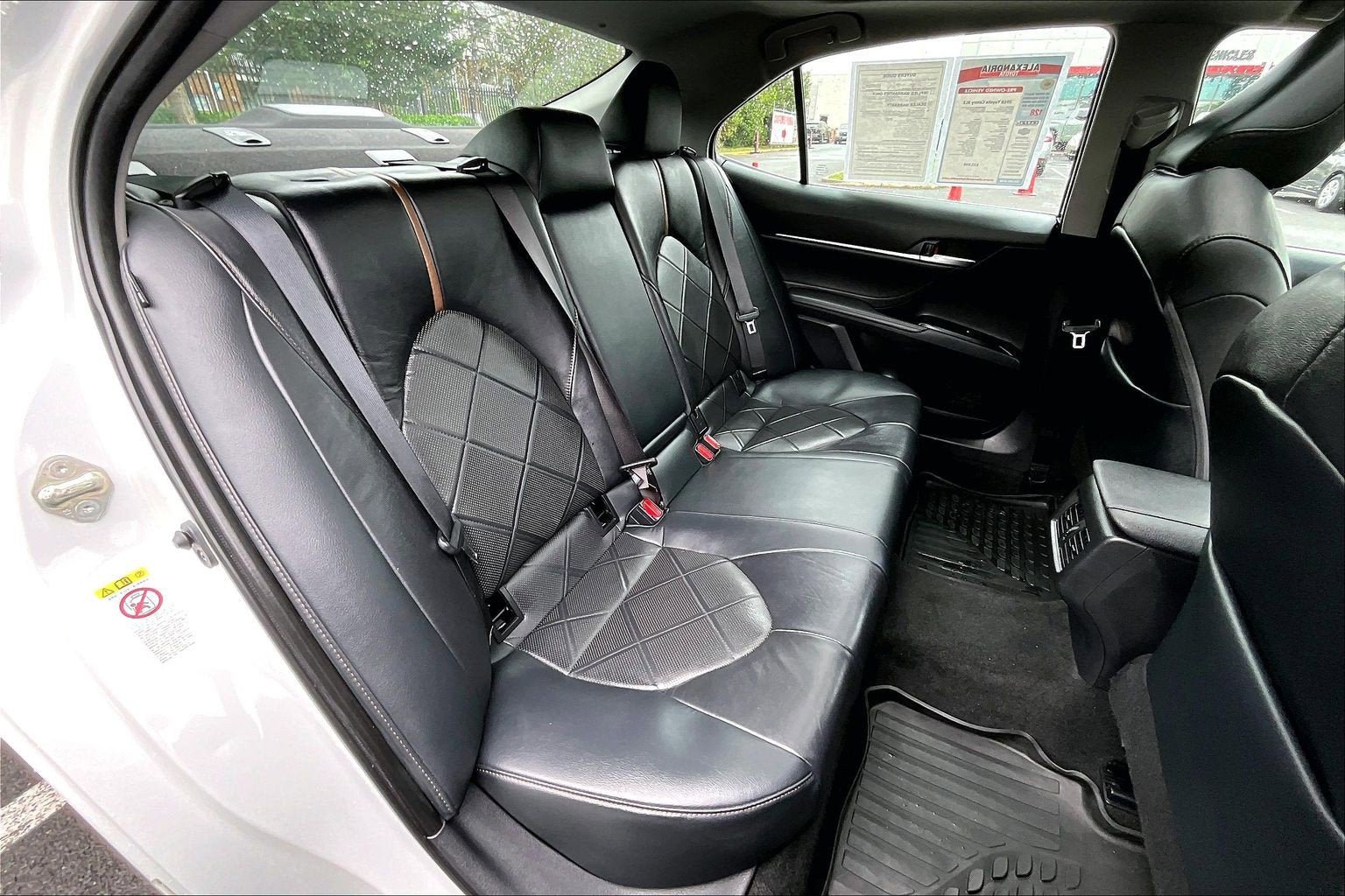 Used 2018 Toyota Camry XLE FWD image 26