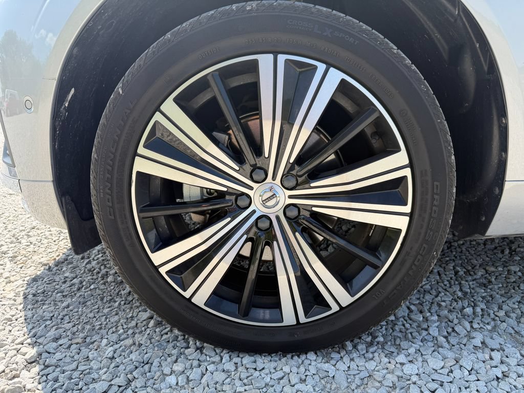 Used 2023 Volvo XC60 B5 Plus AWD/4WD image 25