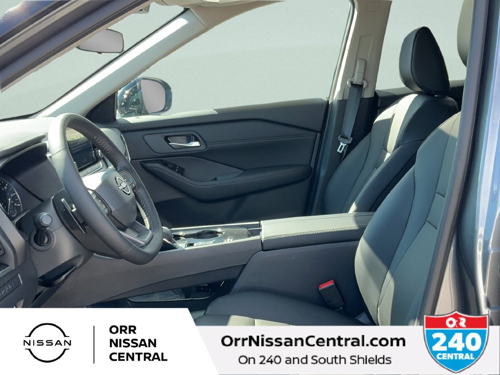 New 2027 Nissan Rogue Dark Armor FWD image 17