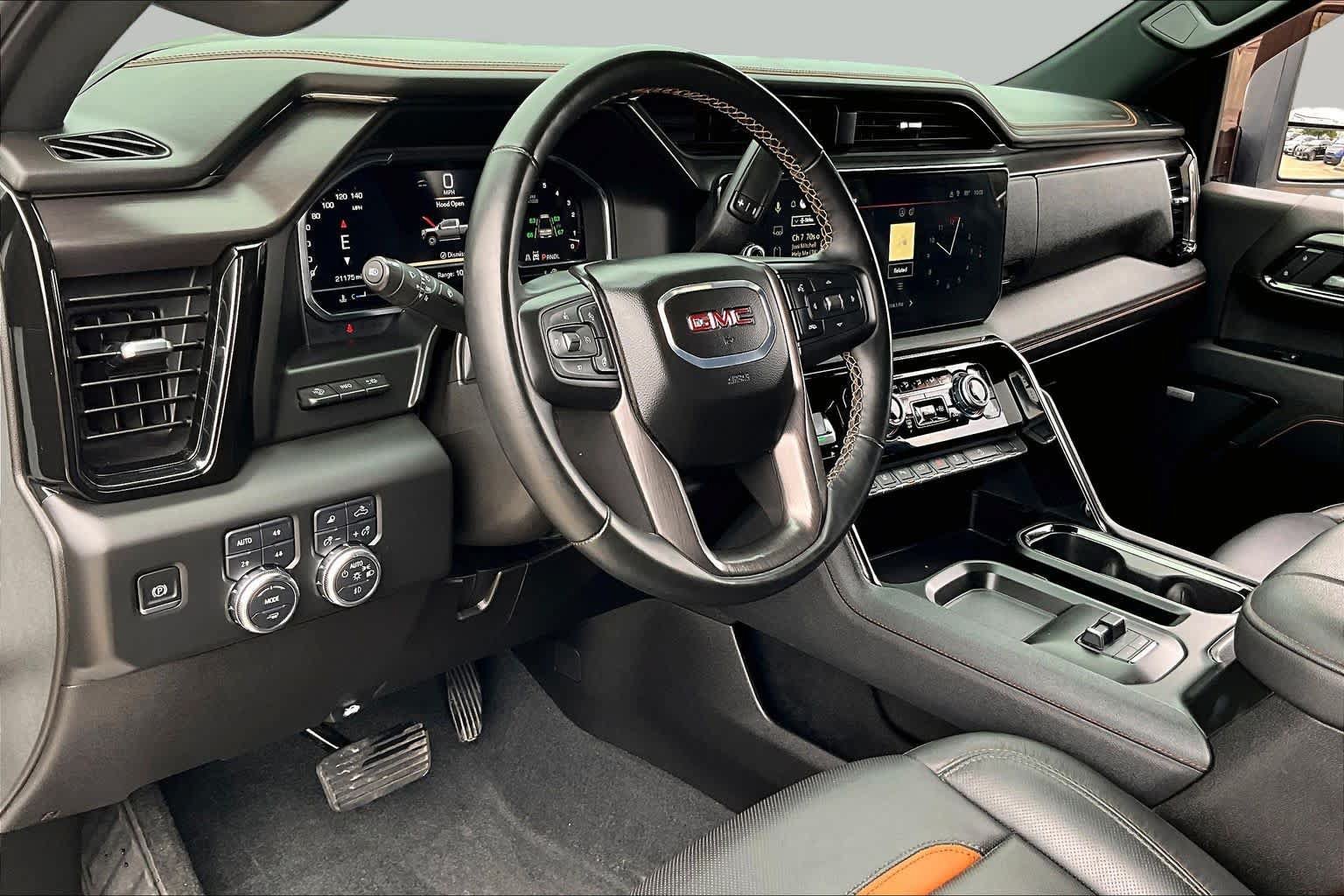 Used 2025 GMC Sierra 2500 AT4 w/ AT4 Premium Plus Package AWD/4WD image 16