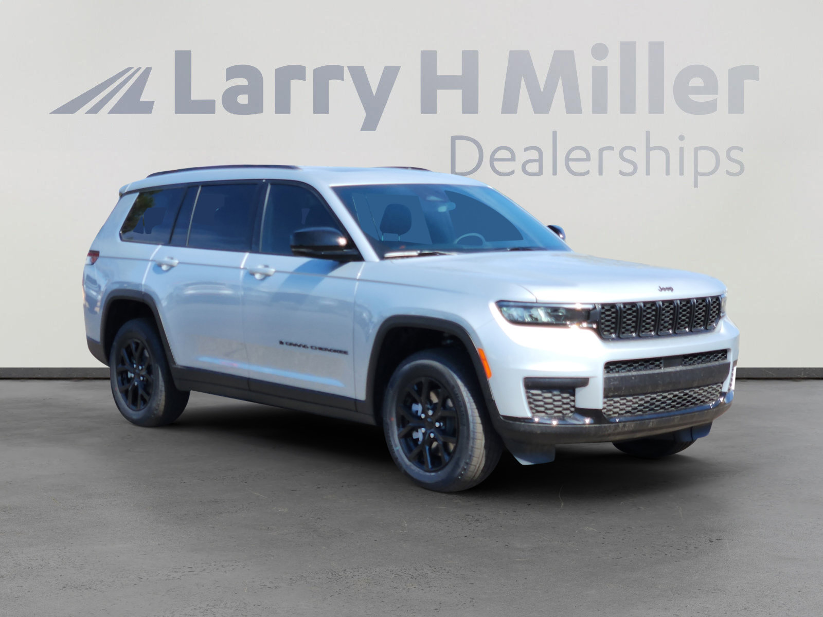 New 2025 Jeep Grand Cherokee L Altitude image 7