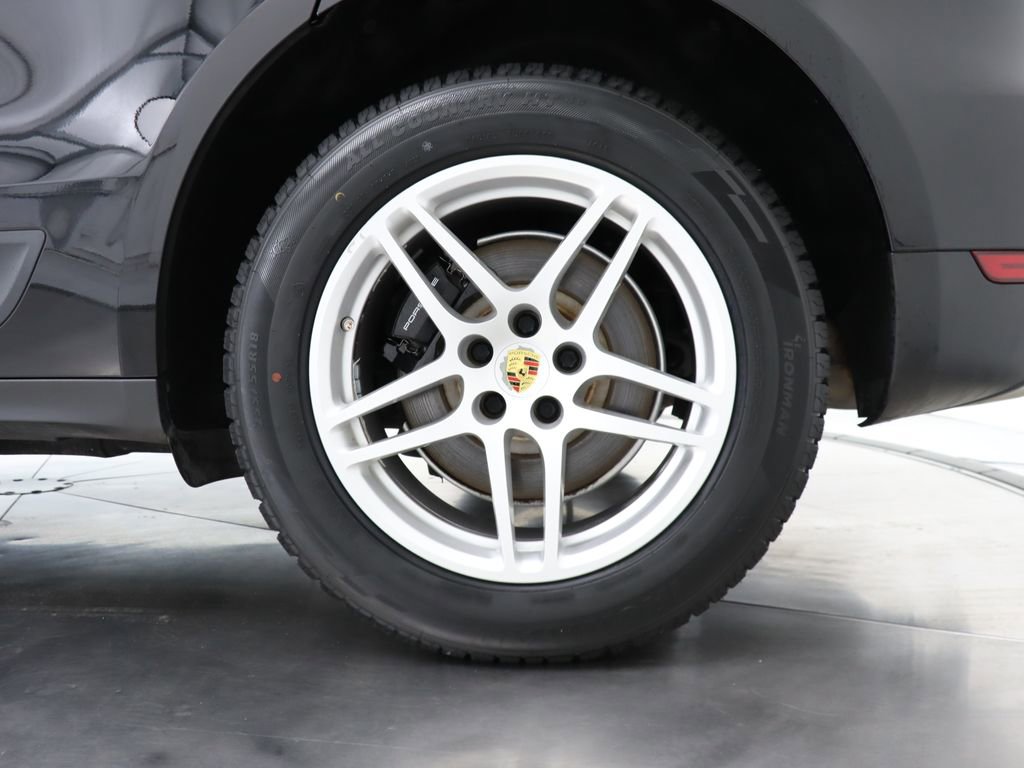 Used 2017 Porsche Macan image 41