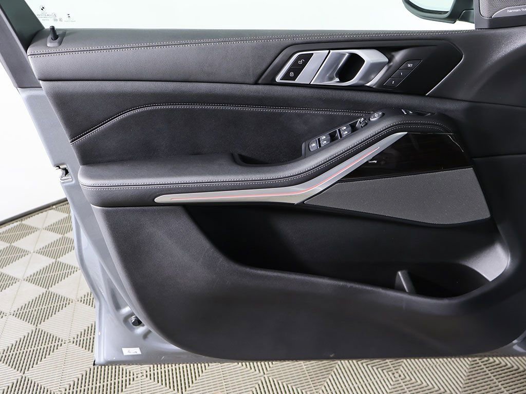 Used 2024 BMW X5 xDrive40i image 24