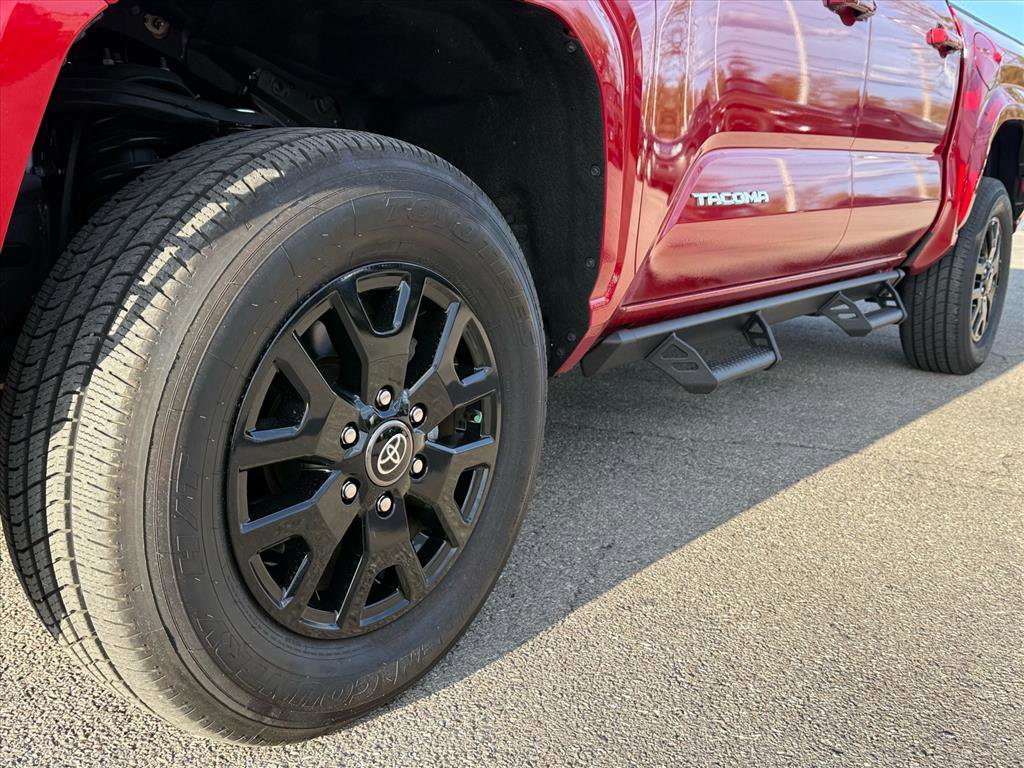 Used 2024 Toyota Tacoma SR5 AWD/4WD image 10