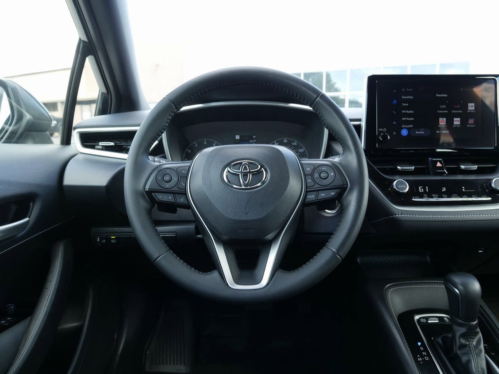 Used 2025 Toyota Corolla SE image 20