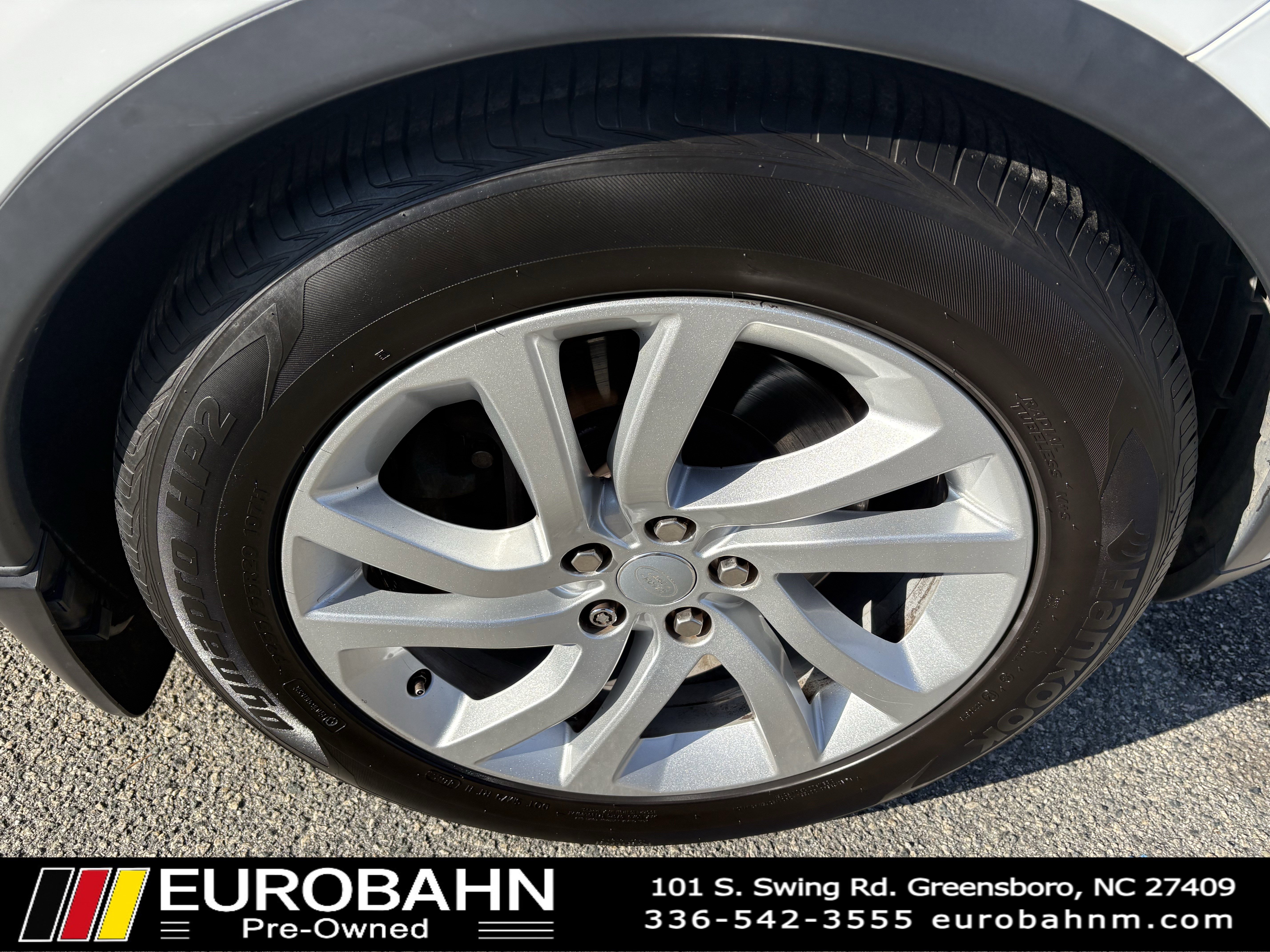 Used 2017 Land Rover Discovery HSE image 33