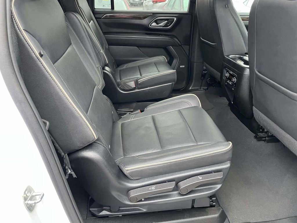Used 2023 Chevrolet Suburban Premier image 43