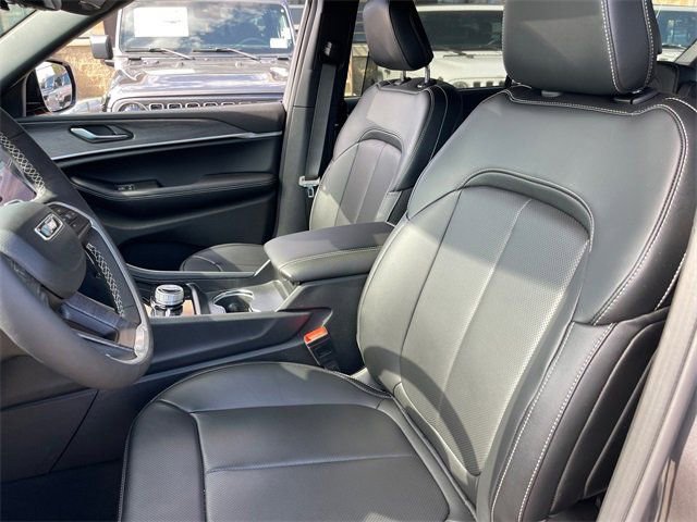 New 2025 Jeep Grand Cherokee L Limited w/ Luxury Tech Group II AWD/4WD image 9