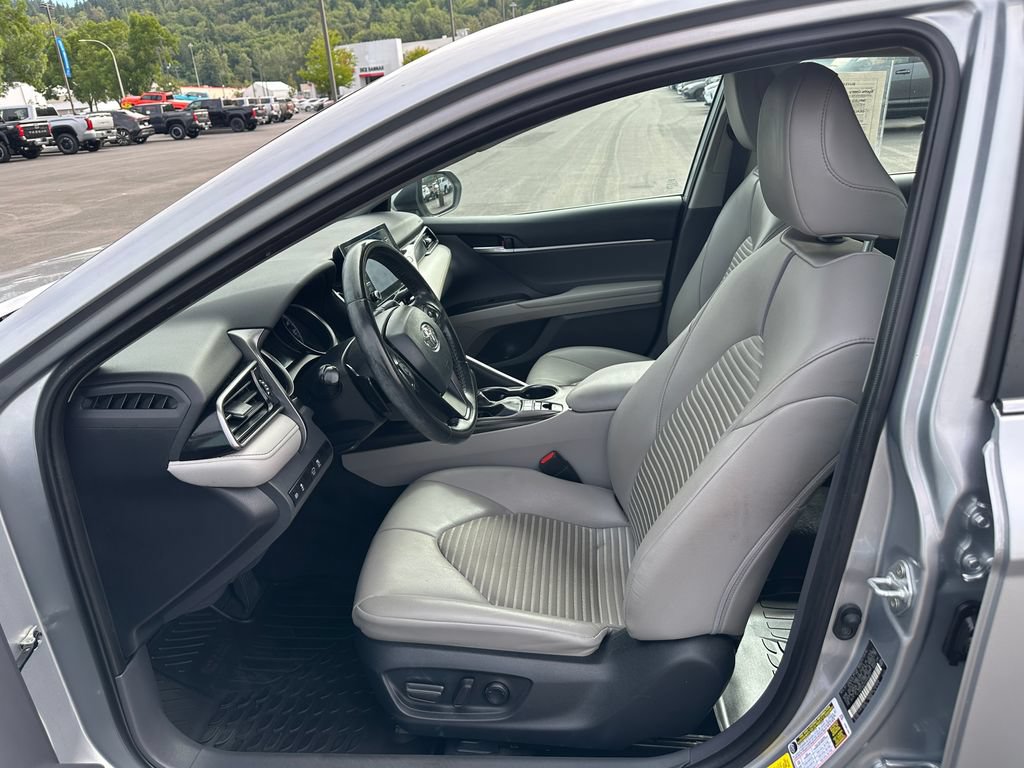 Used 2023 Toyota Camry SE FWD image 12