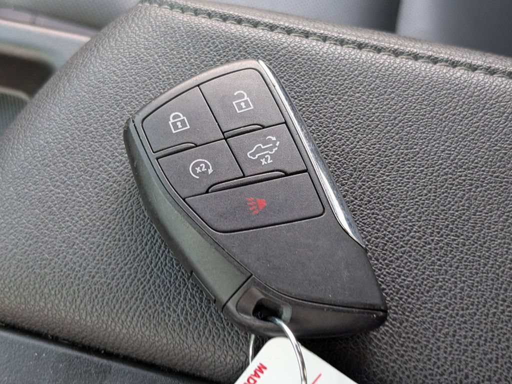 Used 2025 GMC Sierra 1500 SLT AWD/4WD image 29