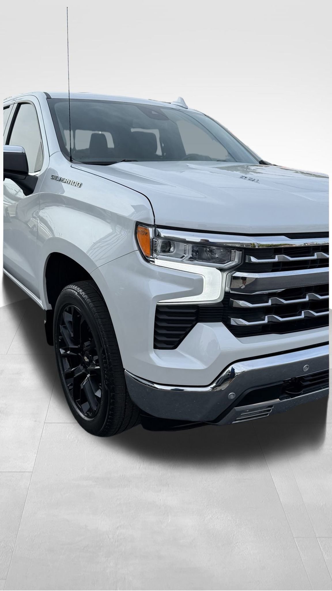 Used 2023 Chevrolet Silverado 1500 LTZ w/ LTZ Convenience Package II image 6